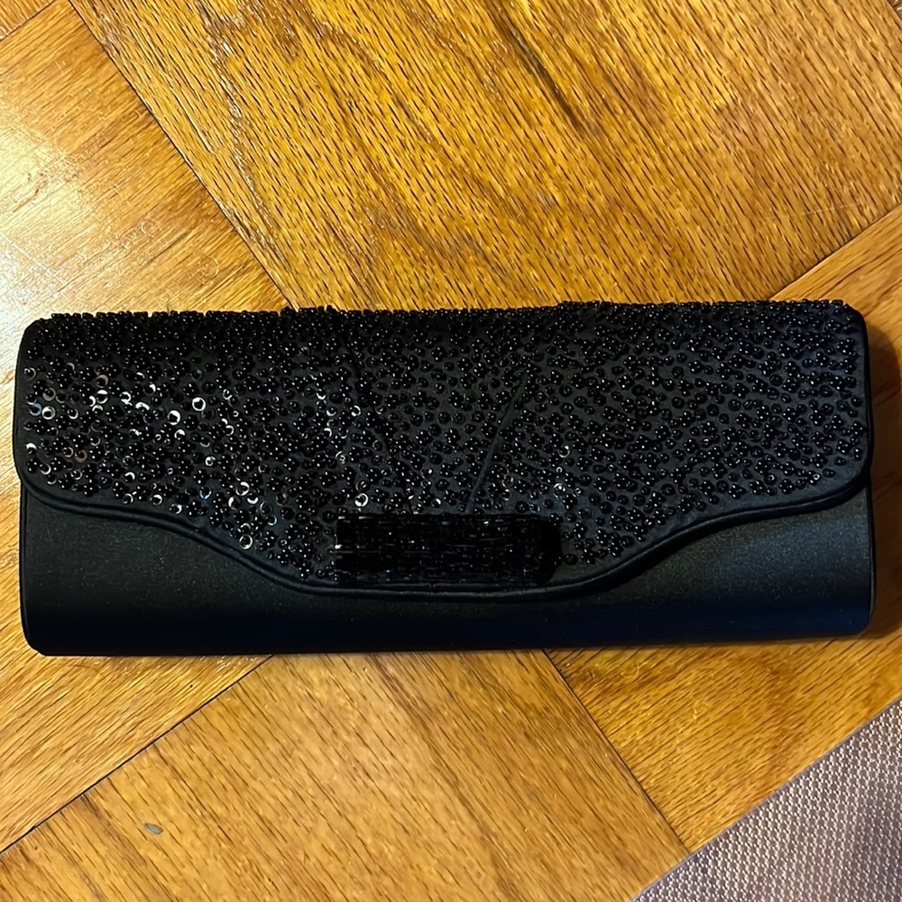 Evening wear black purse with sequins